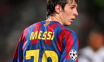 Důvod, proč Messi nosí dres s číslem 30